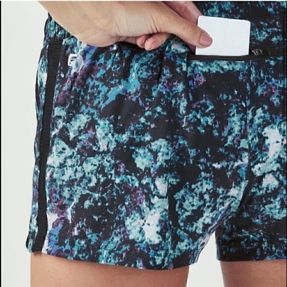 Fabletics Pamela Short Tidepool Island Athletic Sz XL - Picture 4 of 9